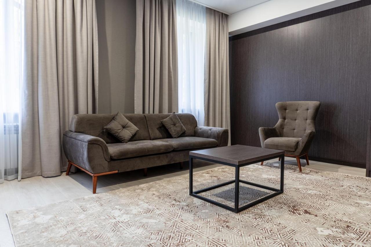 Resident Hotel Kazybek Bi الماتي المظهر الخارجي الصورة
