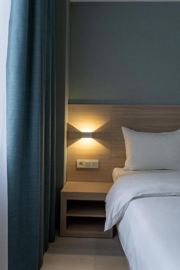 Resident Hotel Kazybek Bi الماتي المظهر الخارجي الصورة