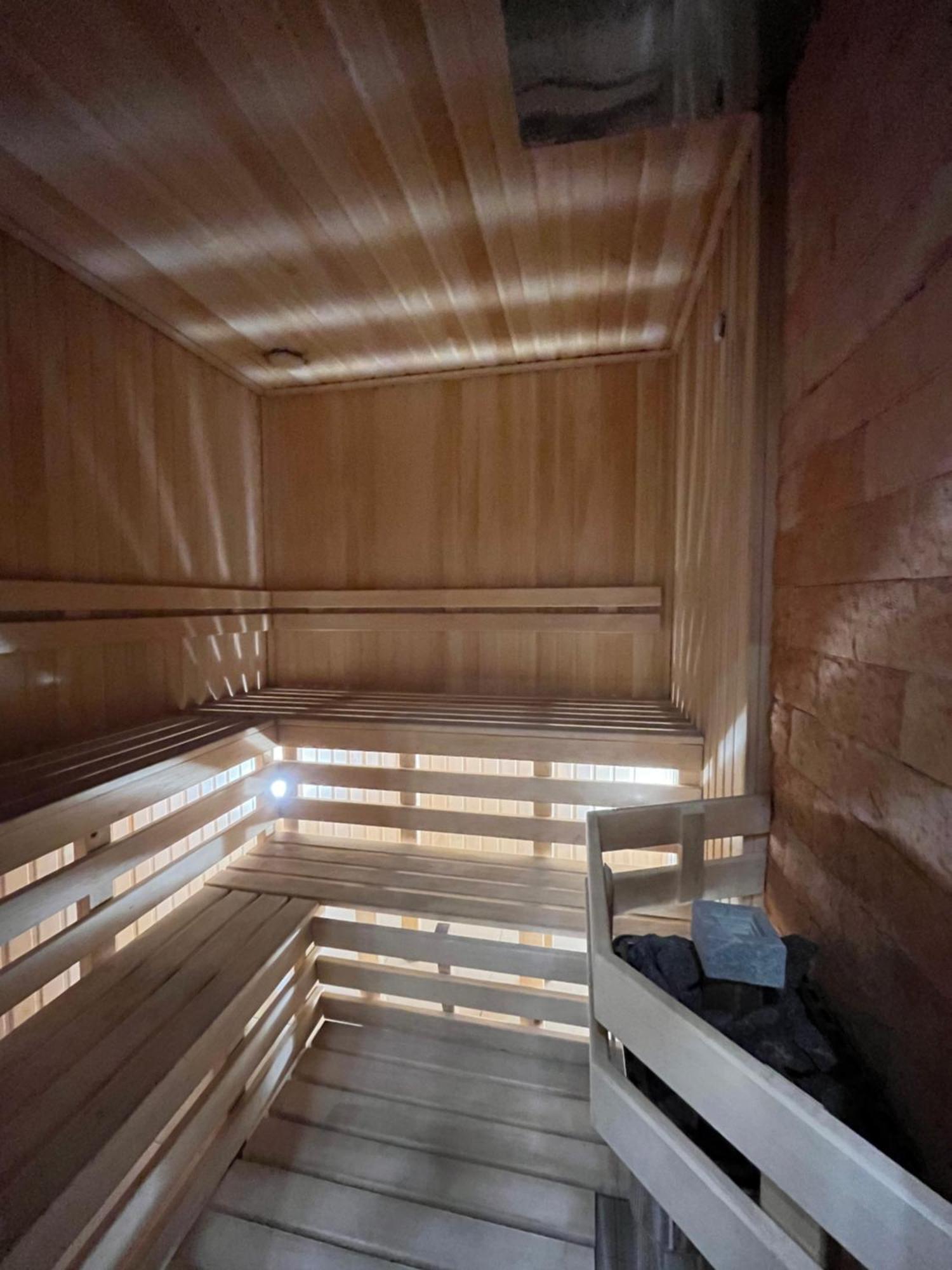 Resident Hotel Kazybek Bi الماتي المظهر الخارجي الصورة
