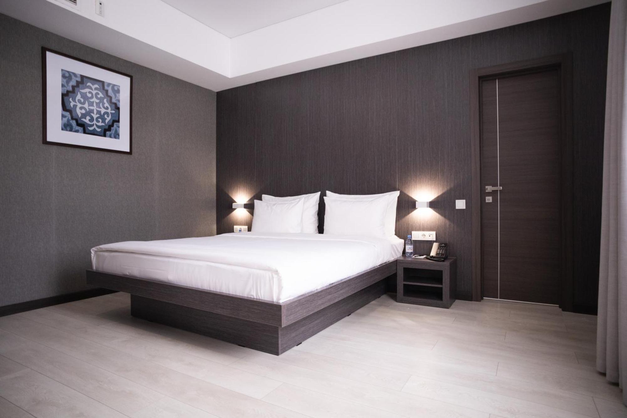 Resident Hotel Kazybek Bi الماتي المظهر الخارجي الصورة