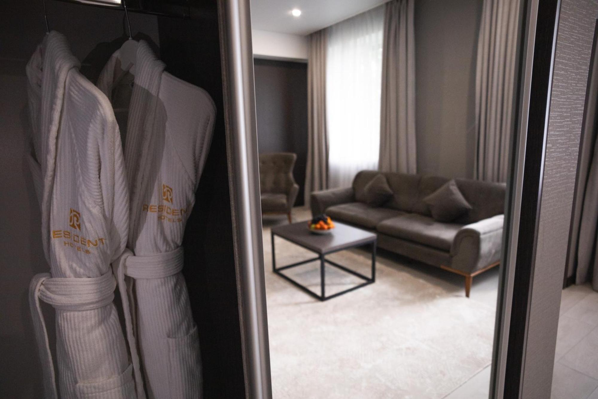 Resident Hotel Kazybek Bi الماتي المظهر الخارجي الصورة