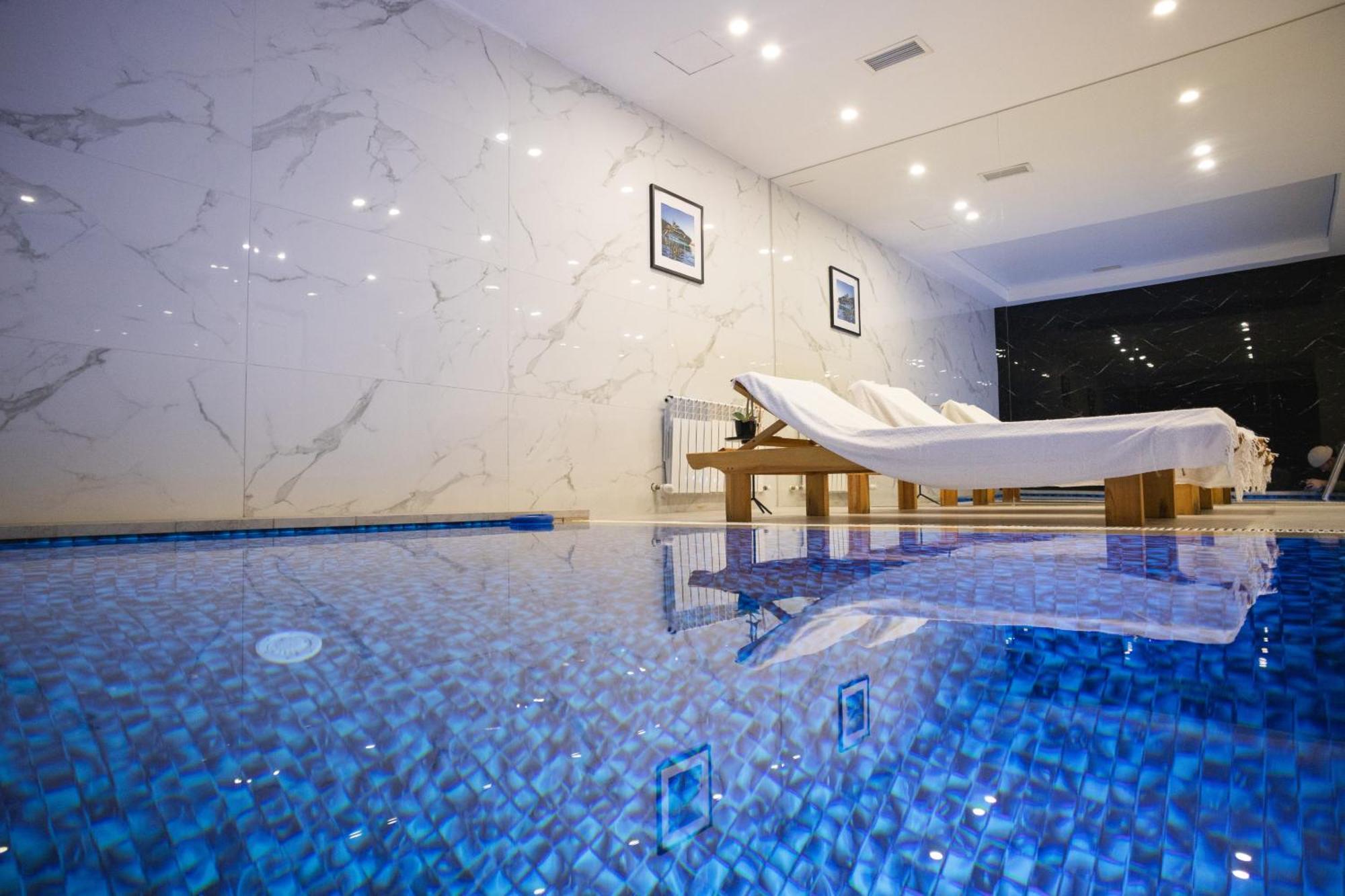 Resident Hotel Kazybek Bi الماتي المظهر الخارجي الصورة