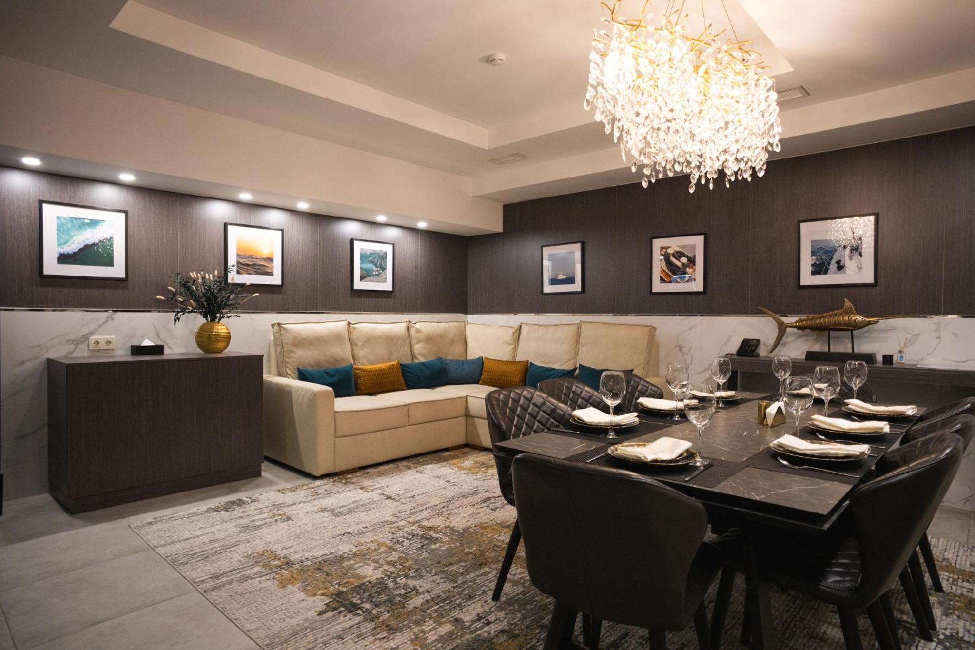 Resident Hotel Kazybek Bi الماتي المظهر الخارجي الصورة